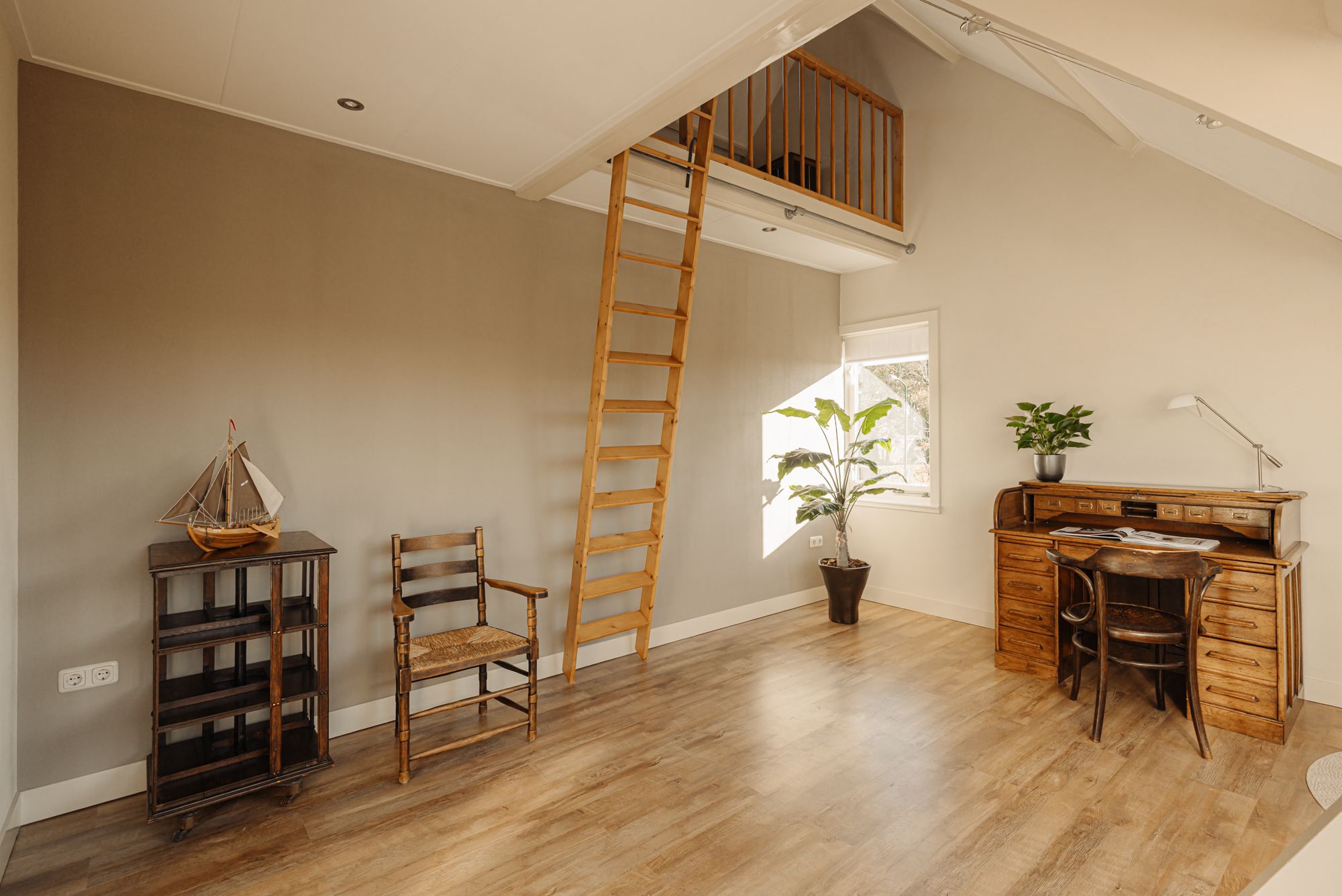 Foto 45 van Nieuw-Loosdrechtsedijk 168