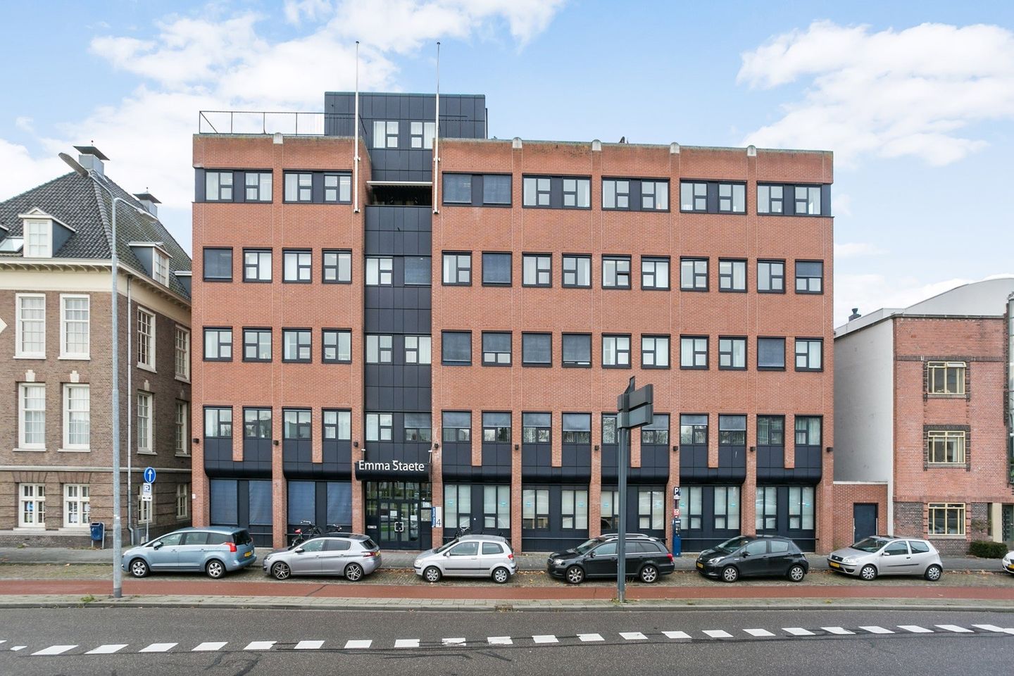 View photo 2 of Emmaplein 4-D