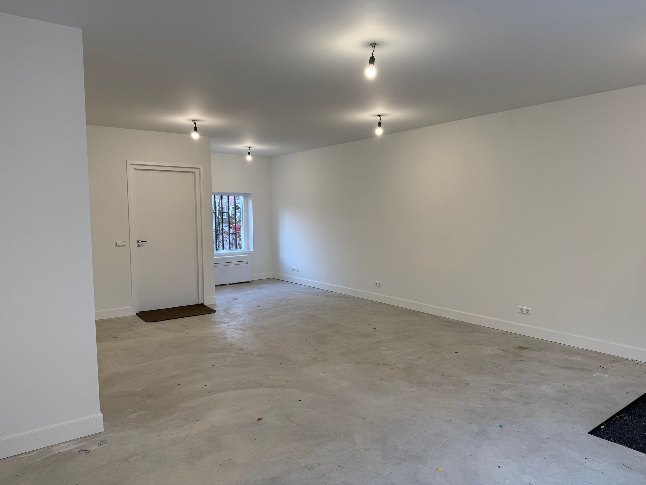 Photo 12 of Van Tuyll van Serooskerkenplein 49