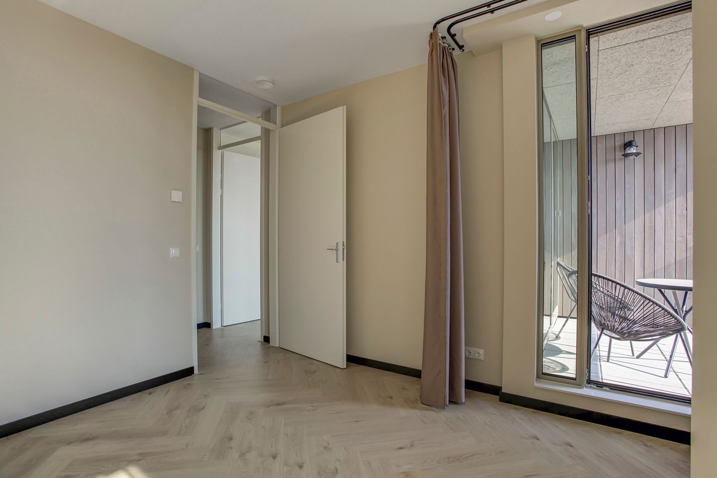 Photo 34 of Radarweg 458