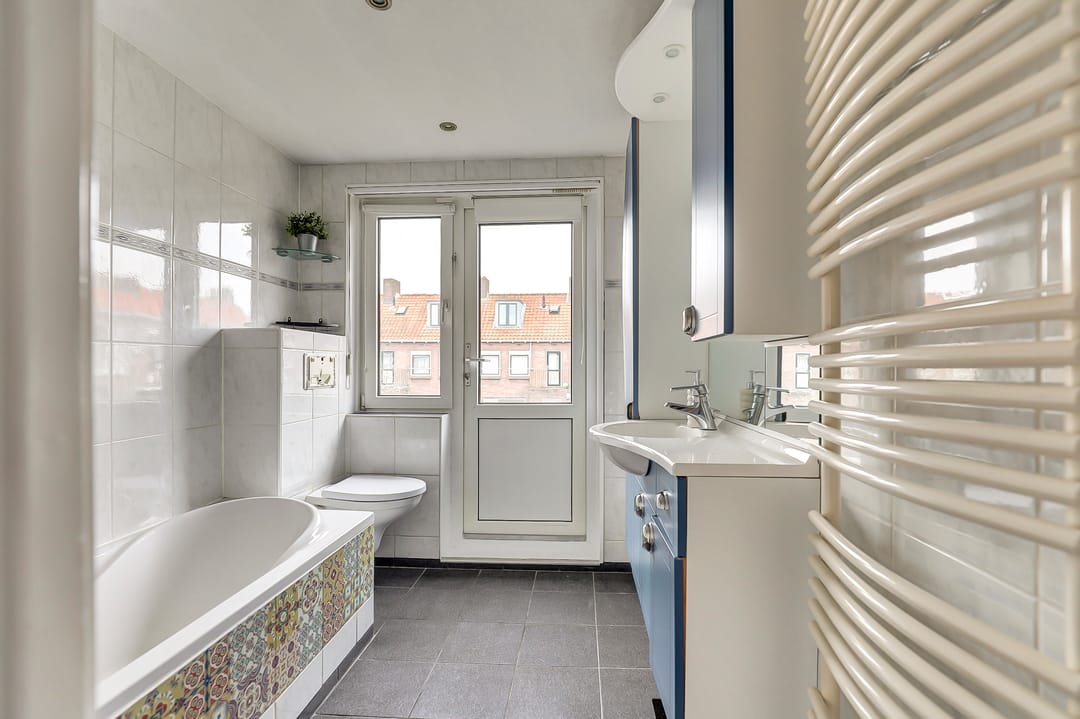 Photo 13 of De Genestetstraat 25