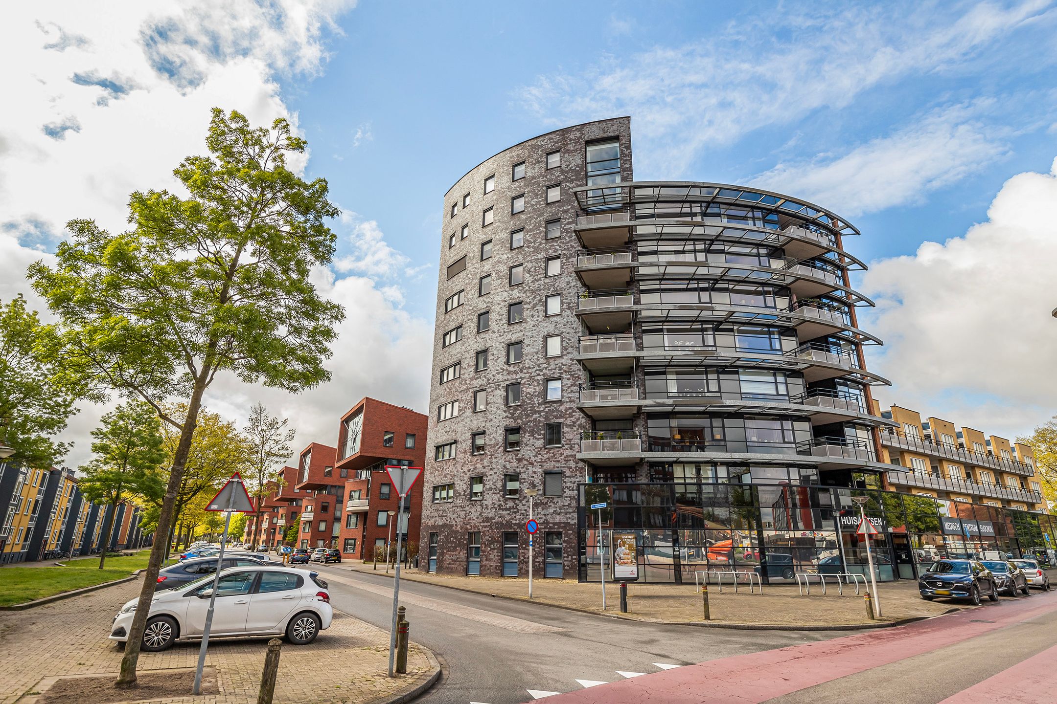 S.L. Louwesstraat 2- 2 81