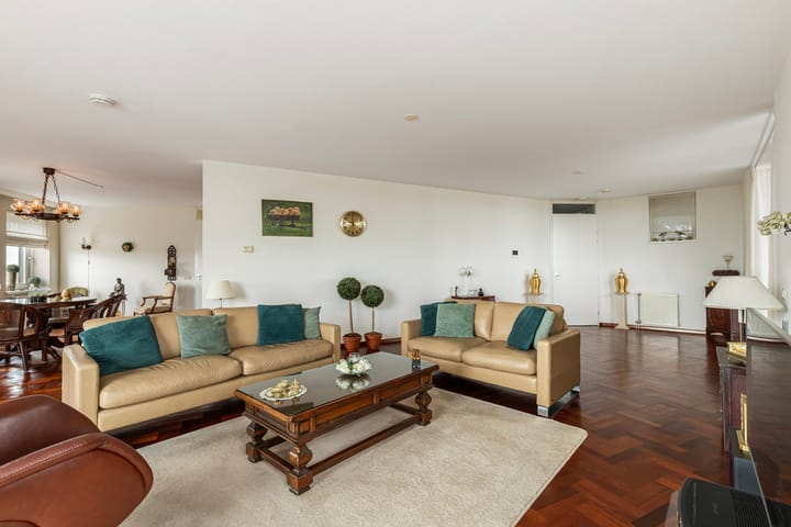 Foto 2 van S.L. Louwesstraat 2-81