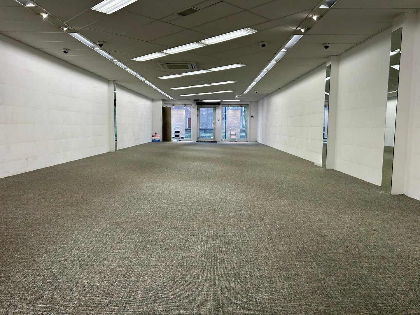 View photo 3 of Spuistraat 15