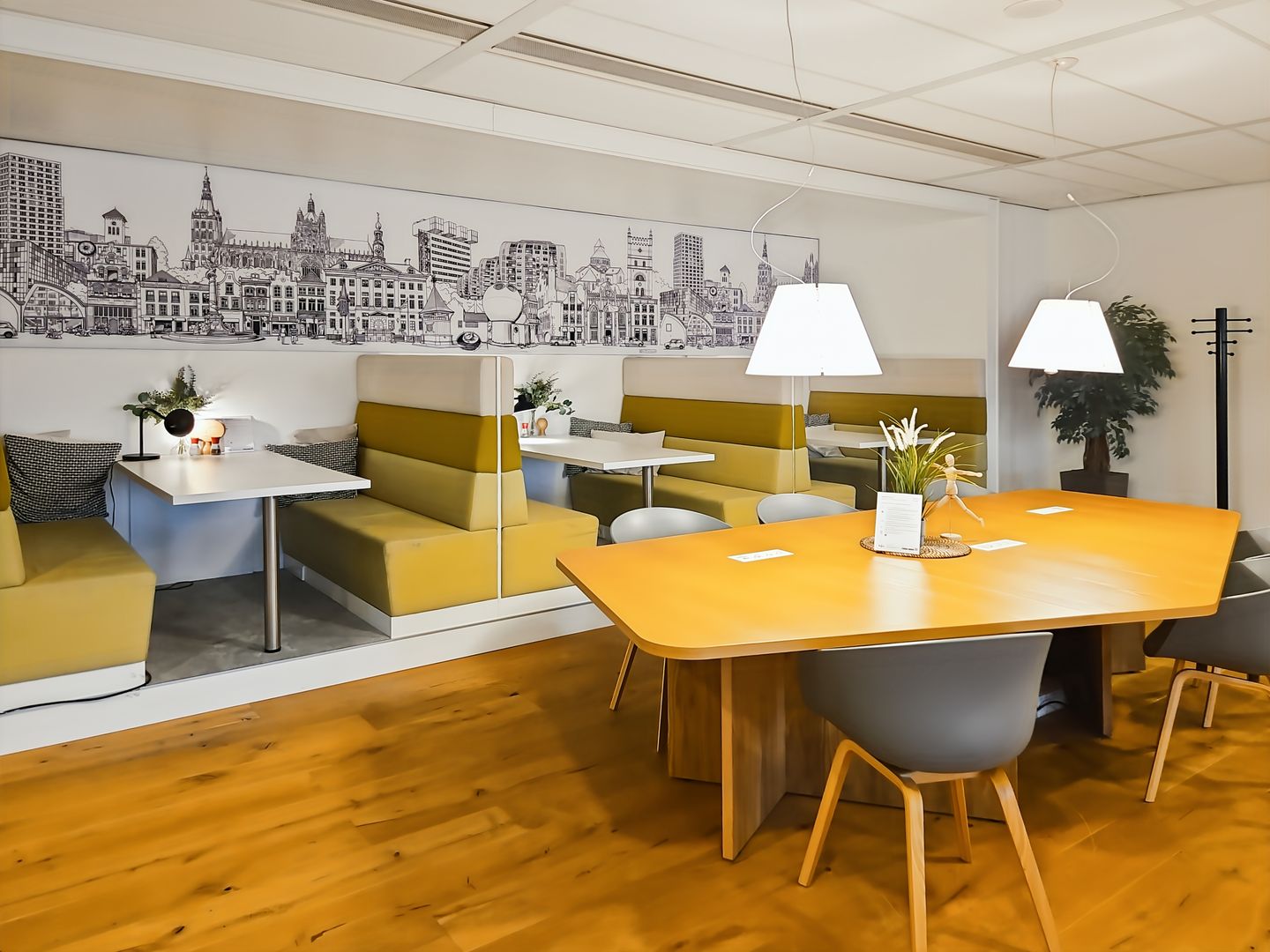 View photo 1 of Willemsplein 2