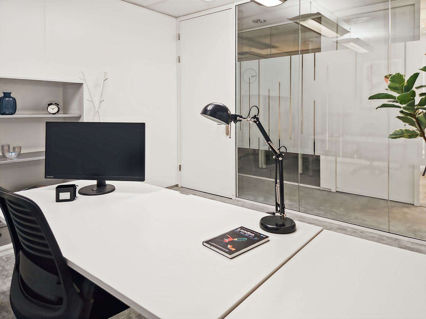 Bekijk foto 1 van Willemsplein 2