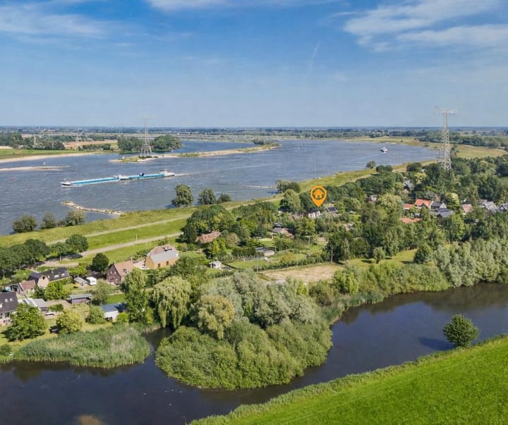 Photo 2 of Waaldijk 31