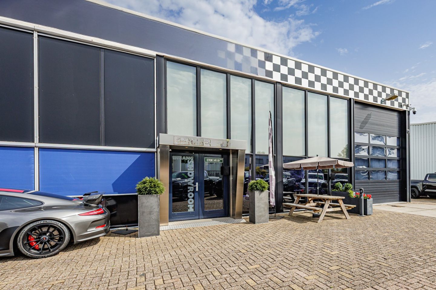 View photo 2 of J. van der Heydenstraat 2