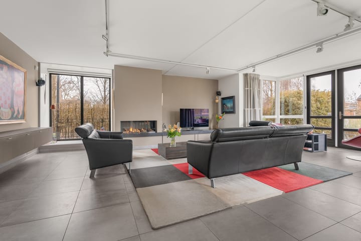 Photo 3 of Schoeimes 10