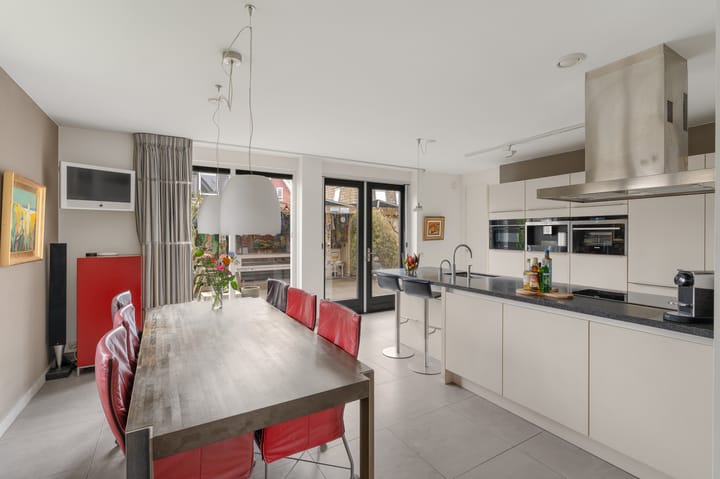 Photo 4 of Schoeimes 10