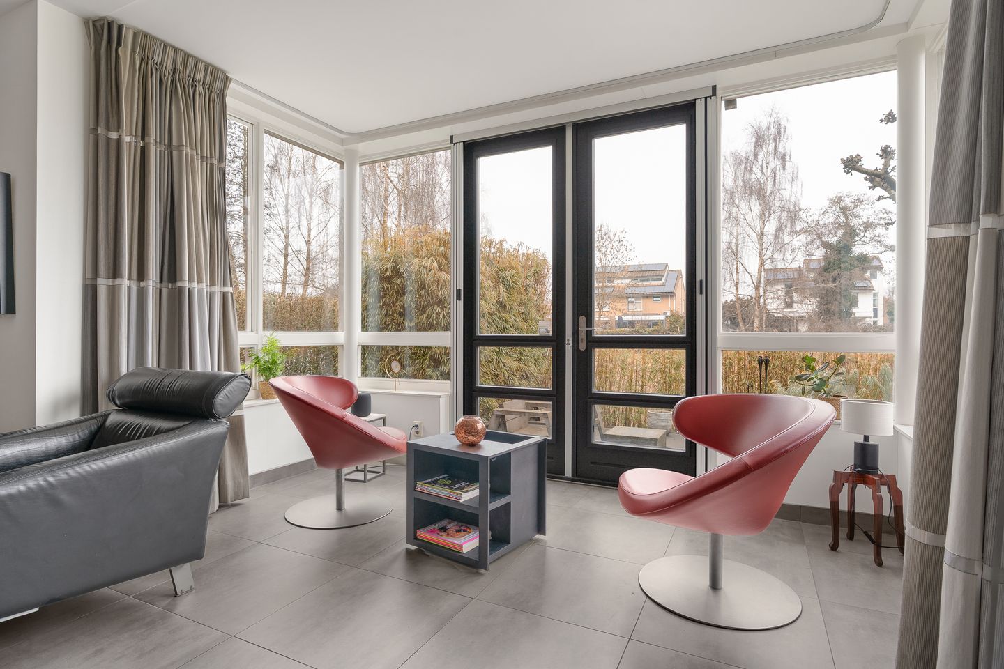 Photo 10 of Schoeimes 10