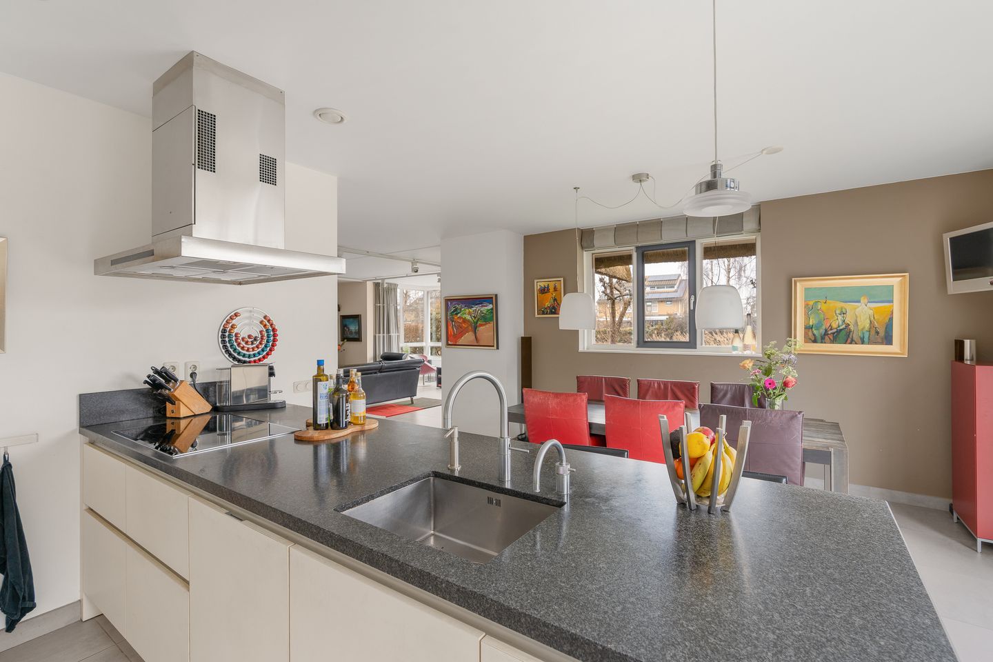 Photo 14 of Schoeimes 10