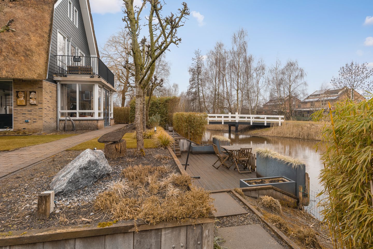 Photo 19 of Schoeimes 10