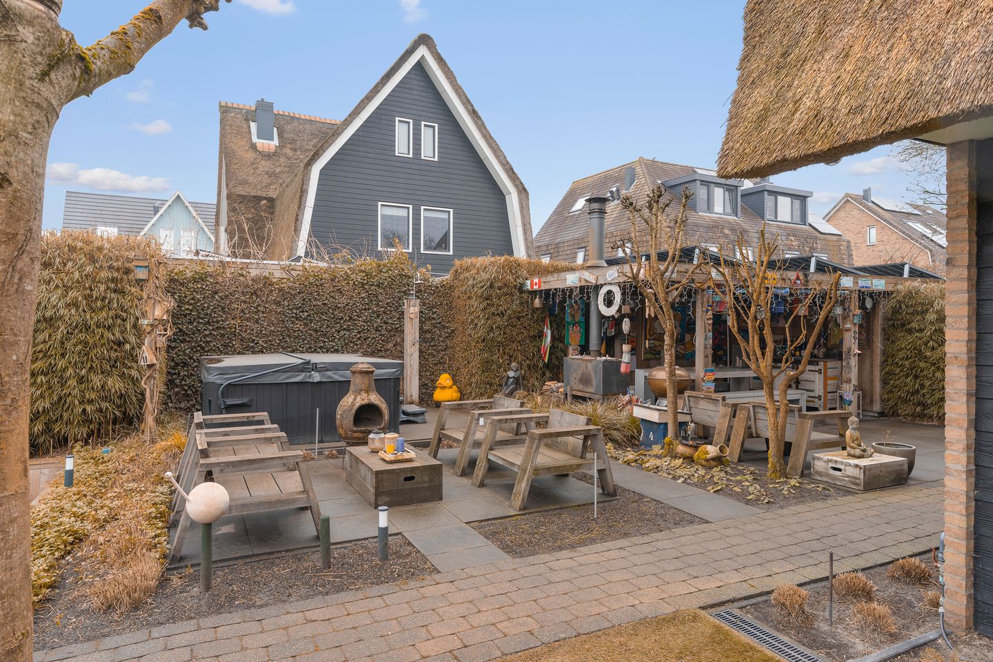 Photo 20 of Schoeimes 10