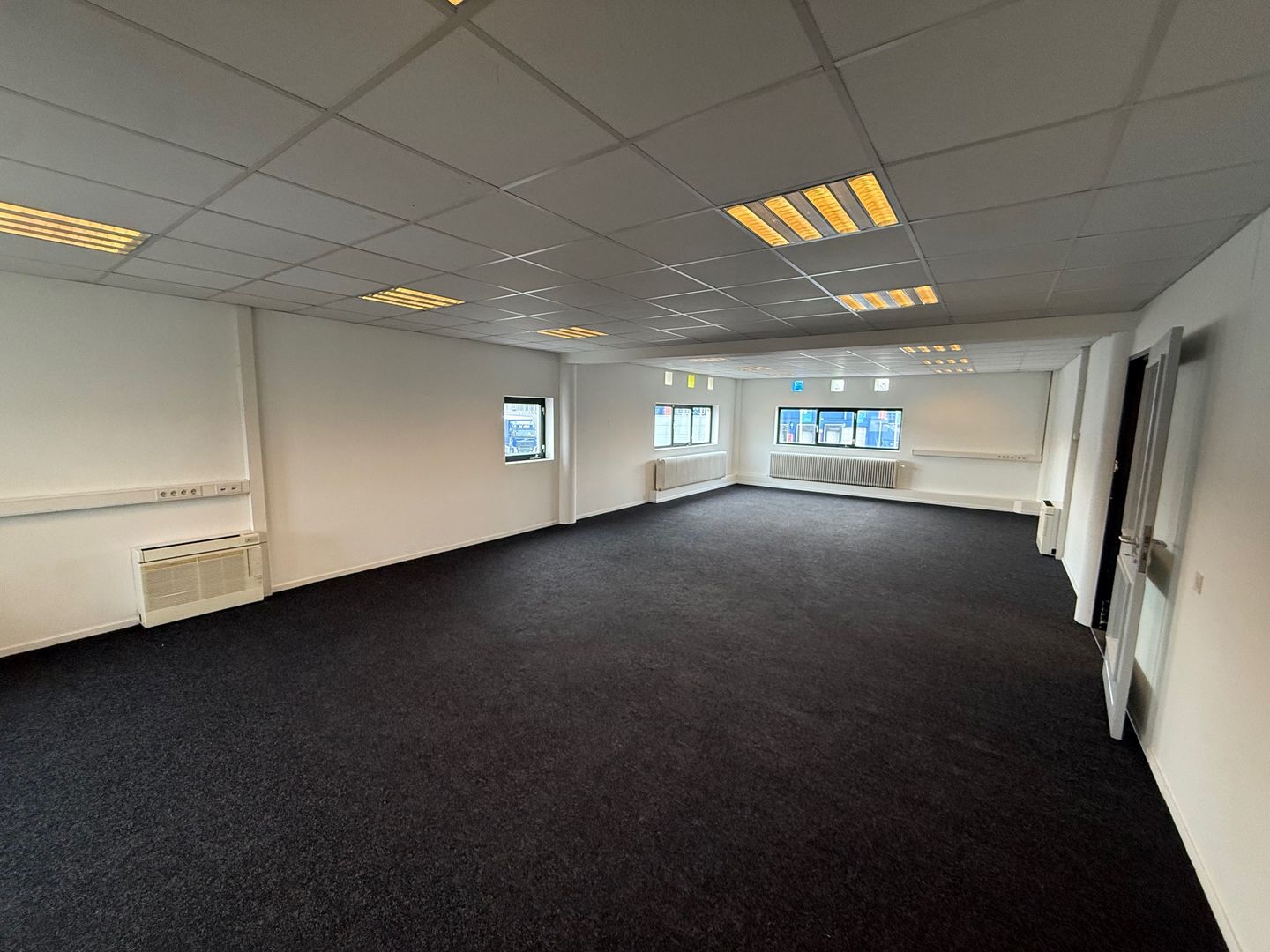 View photo 4 of Schieweg 80