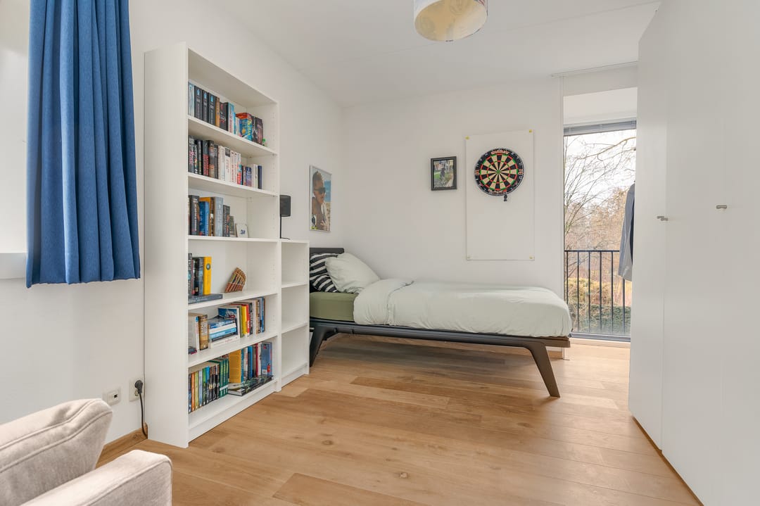 Photo 22 of Schoeimes 10