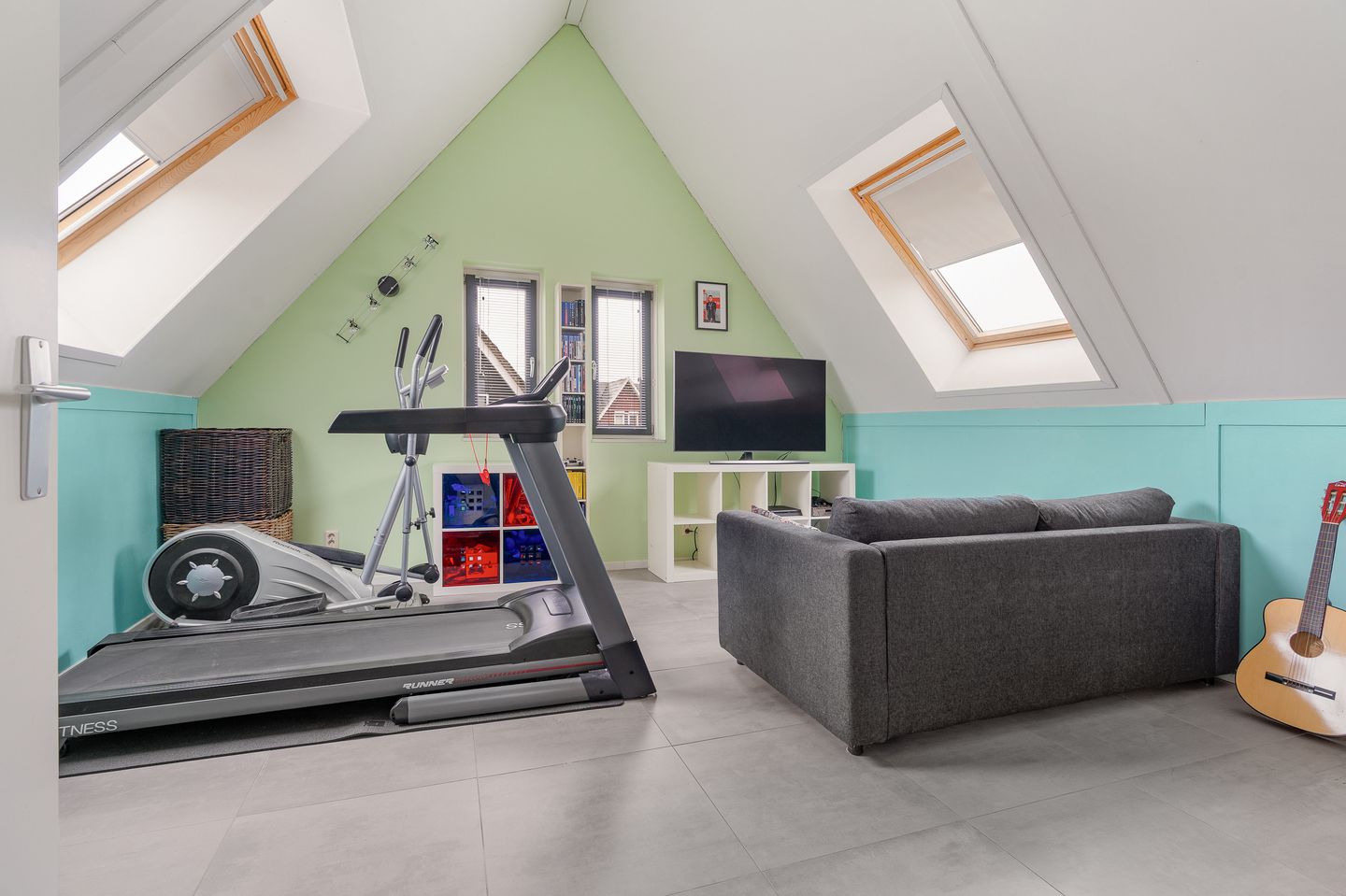 Photo 35 of Schoeimes 10