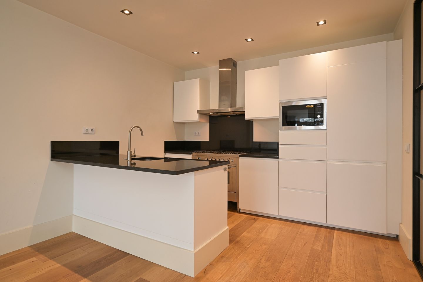 Photo 14 of Rijksstraatweg 340-B