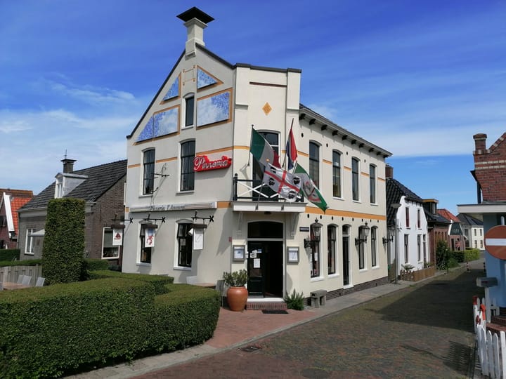 Sluisweg 8, Zoutkamp