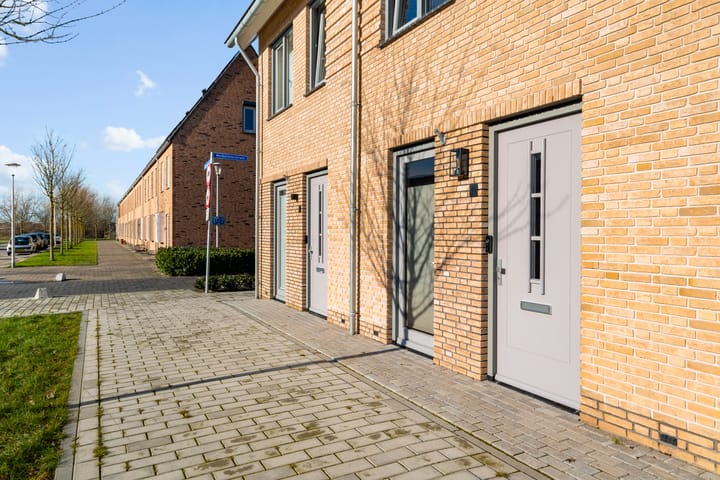 Foto 7 van Naardermeerstraat 20-A