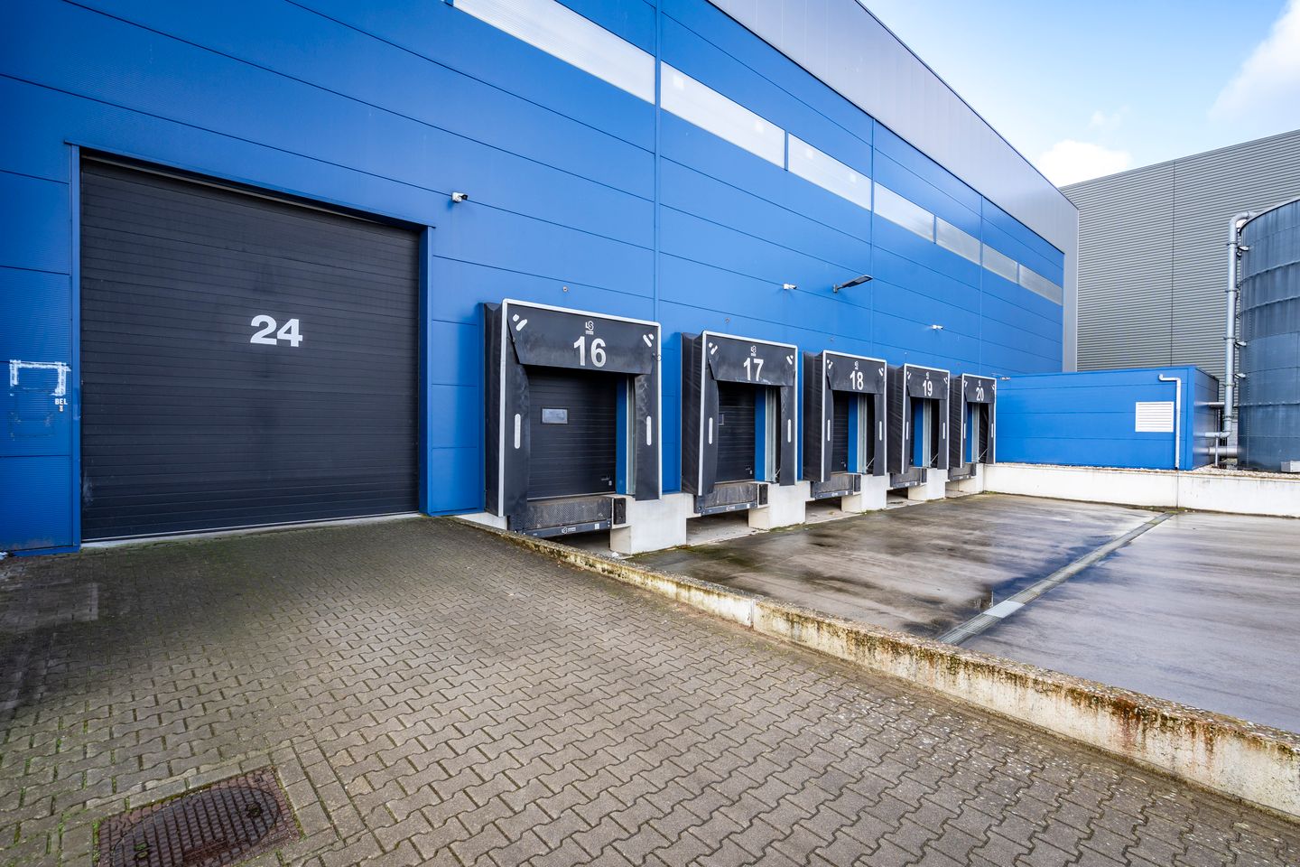 View photo 3 of Conakryweg 2-D