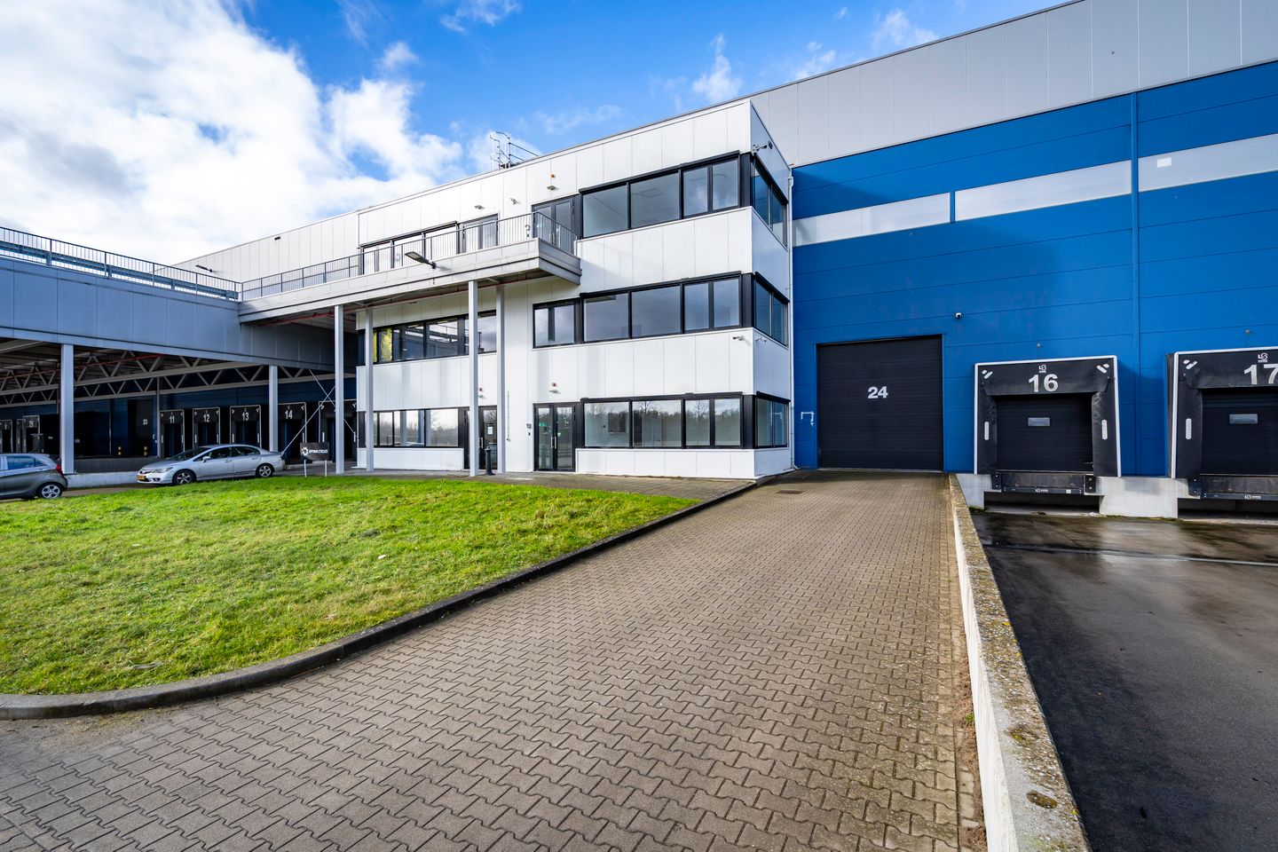 View photo 4 of Conakryweg 2-D