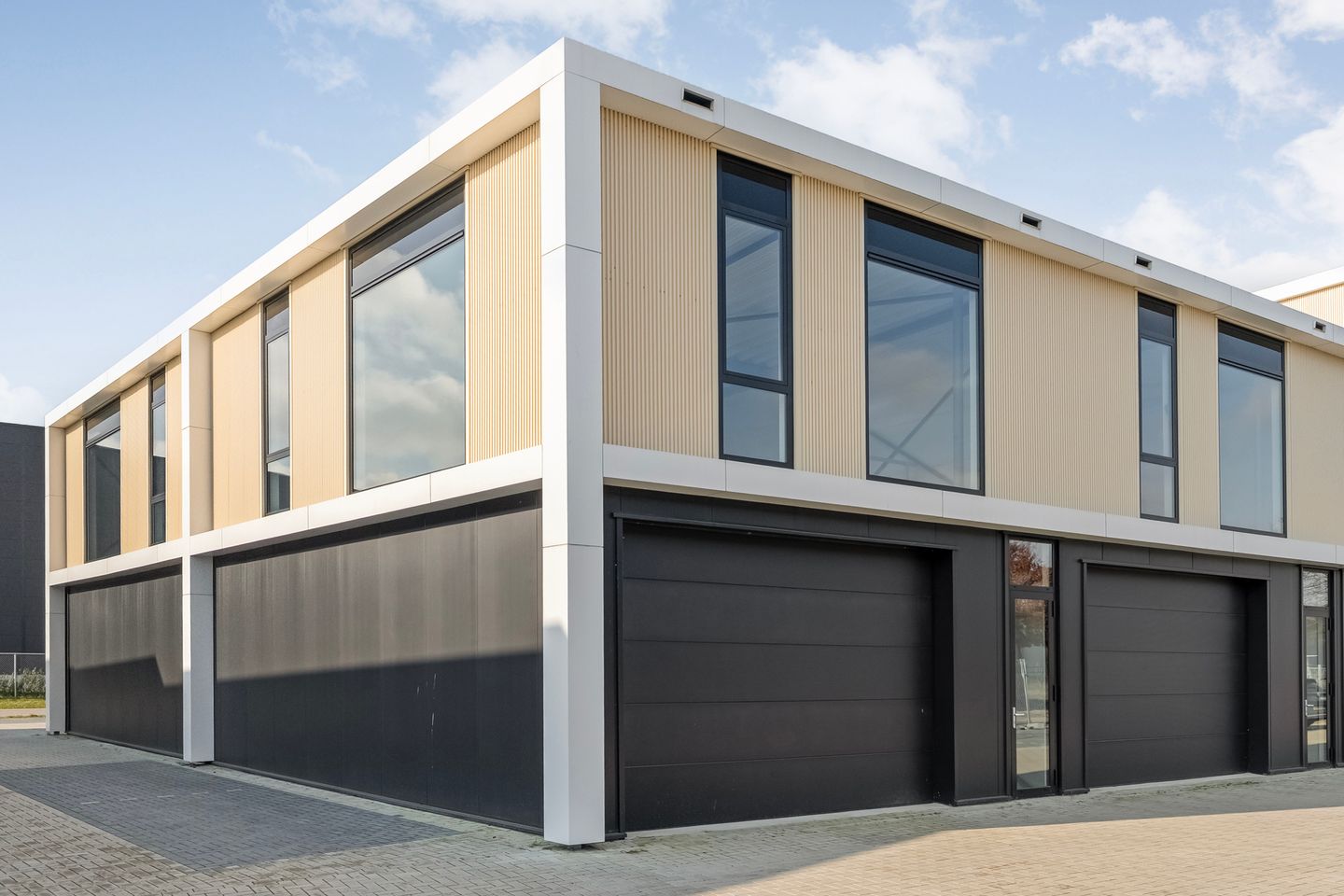 View photo 2 of Eeser Gaard 11-E