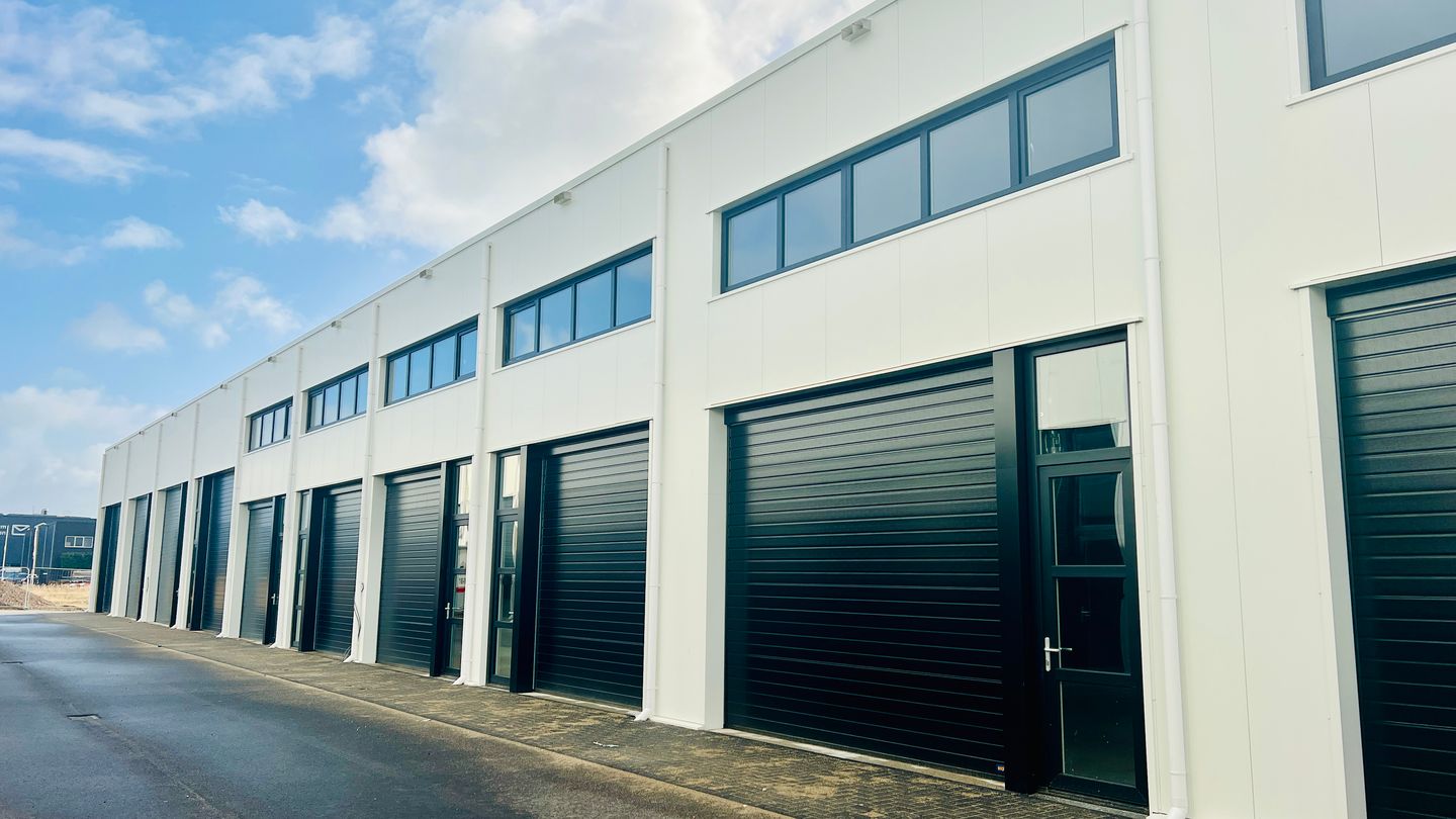 View photo 2 of Smithweg 16-15