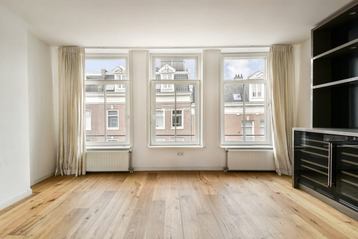 Photo 4 of Frederiksstraat 3-3