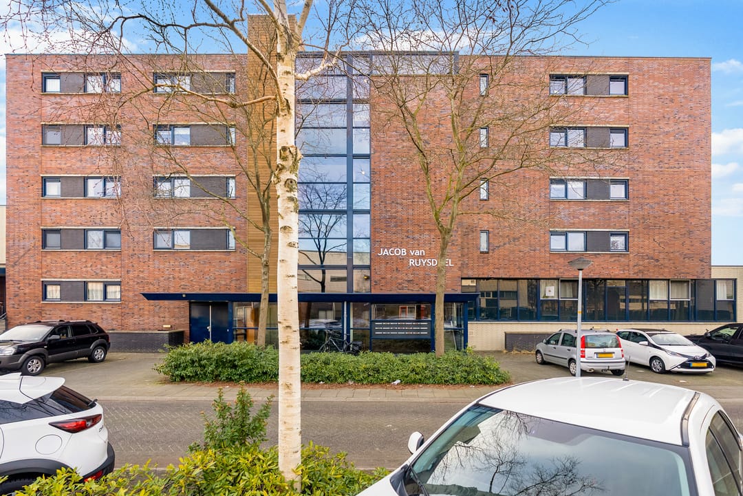 Photo 22 of Jacob van Ruysdaelstraat 144