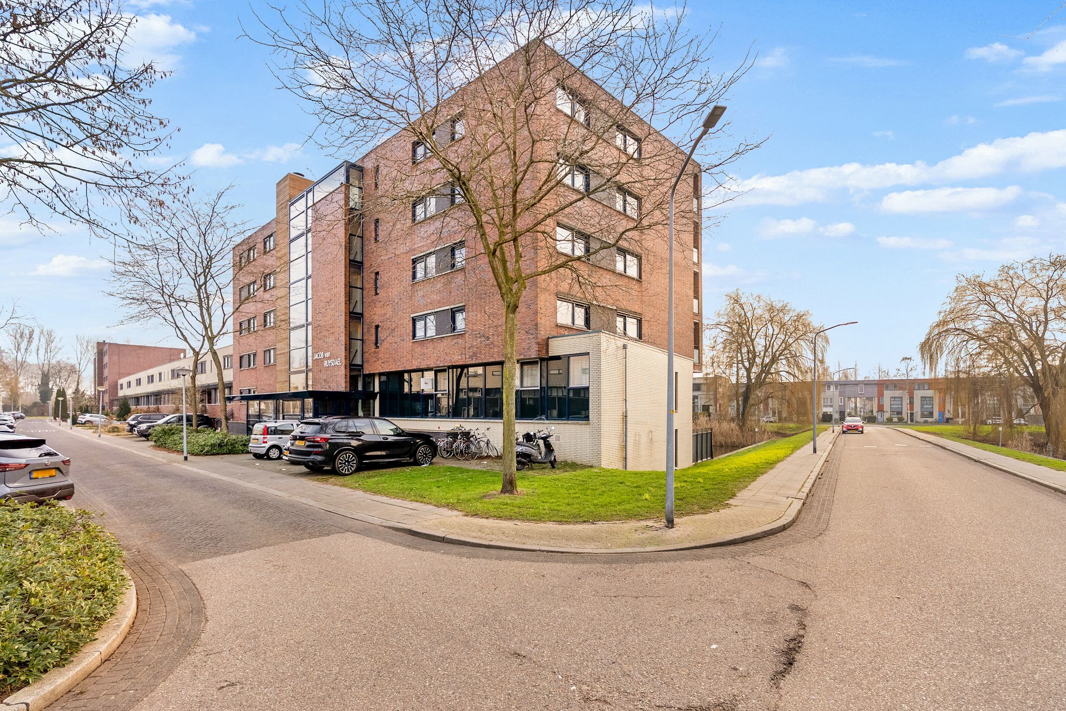 Photo 24 of Jacob van Ruysdaelstraat 144