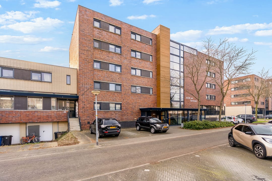 Photo 23 of Jacob van Ruysdaelstraat 144