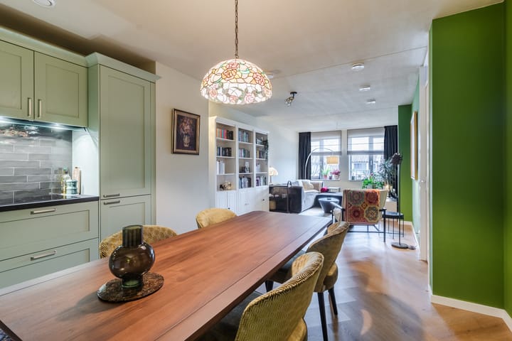 Photo 11 of Prins Bernhardstraat 1-H