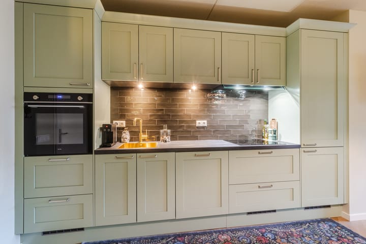 Photo 12 of Prins Bernhardstraat 1-H