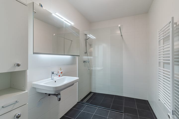 Photo 15 of Prins Bernhardstraat 1-H