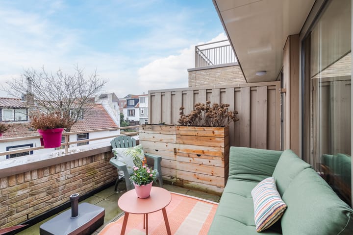 Photo 17 of Prins Bernhardstraat 1-H