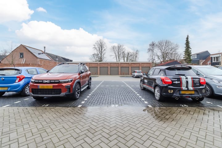 Photo 20 of Prins Bernhardstraat 1-H