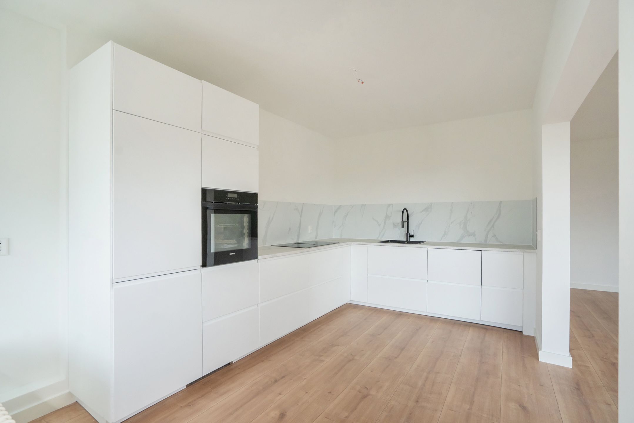 Photo 3 of Aart van der Leeuwlaan 172