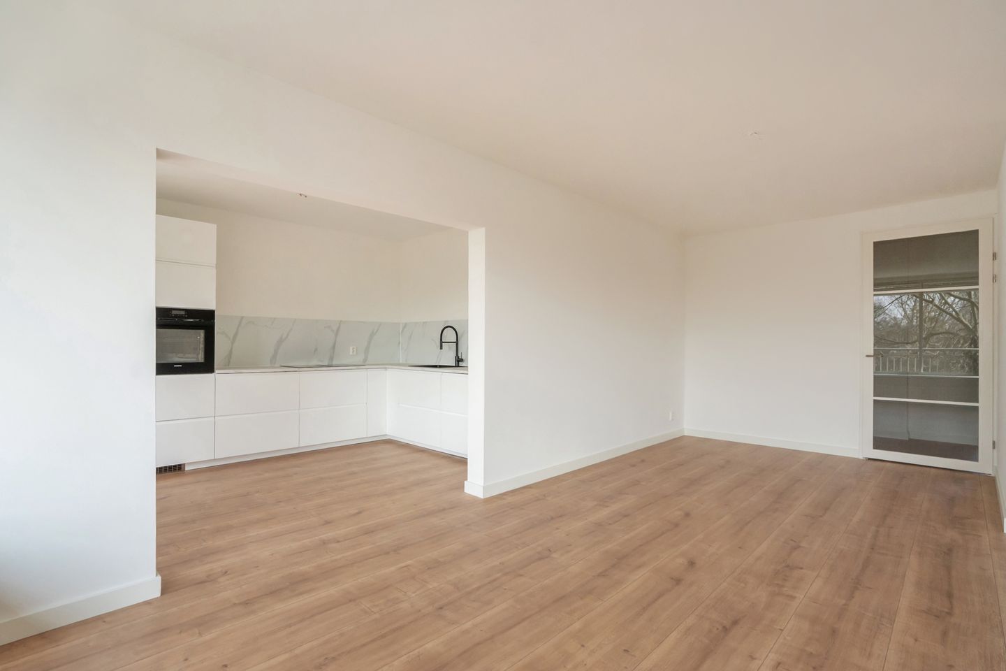 Photo 14 of Aart van der Leeuwlaan 172