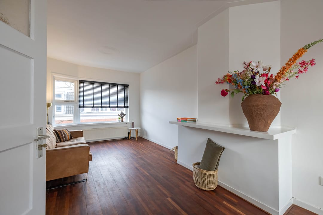 Photo 2 of Warmoesstraat 25-A