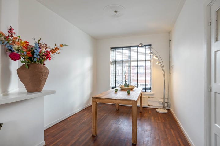 Photo 3 of Warmoesstraat 25-A