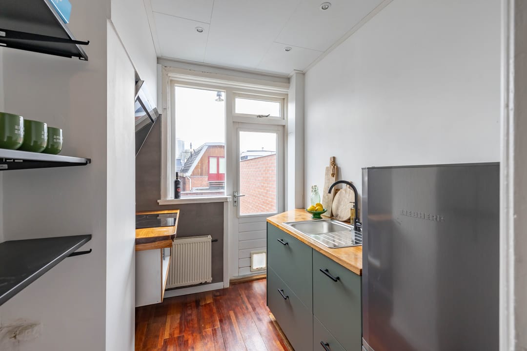 Photo 7 of Warmoesstraat 25-A