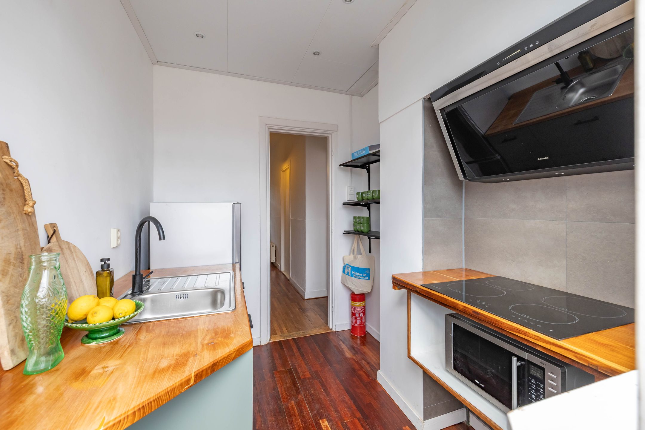 Photo 9 of Warmoesstraat 25-A