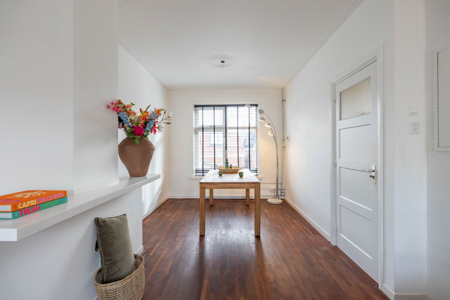 Photo 10 of Warmoesstraat 25-A