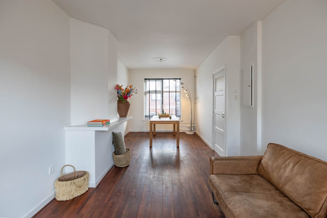 Photo 11 of Warmoesstraat 25-A