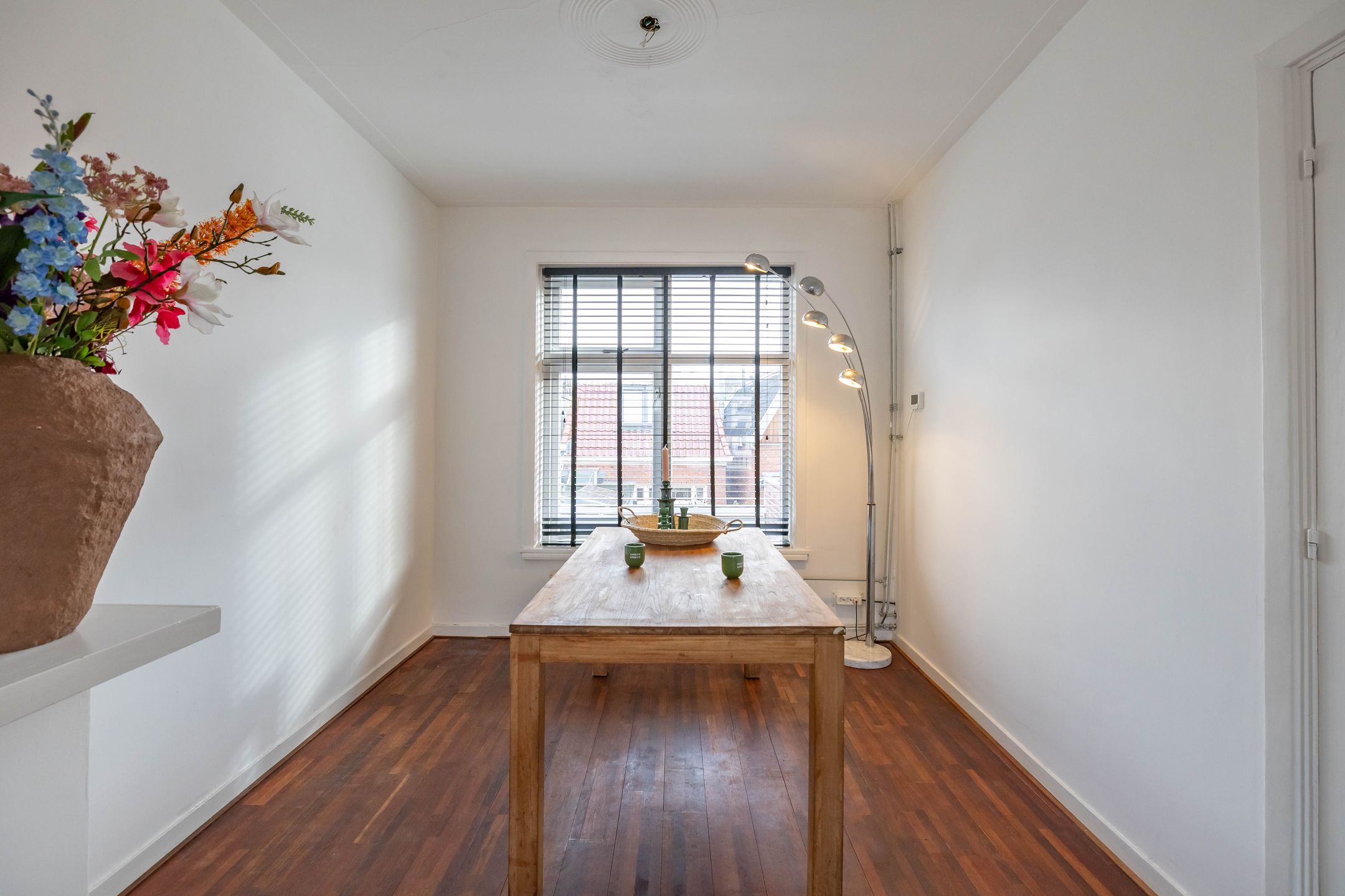 Photo 12 of Warmoesstraat 25-A