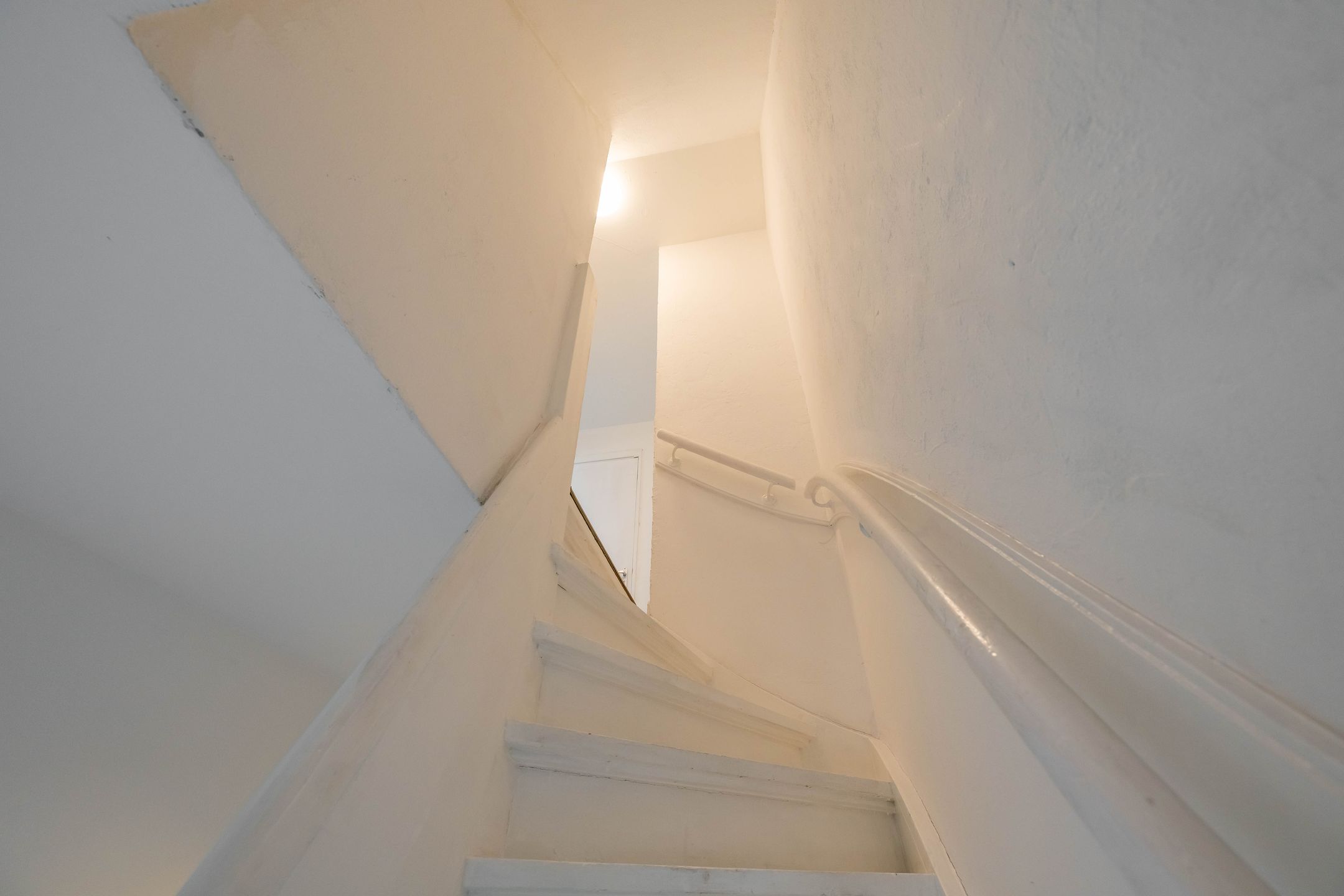 Photo 15 of Warmoesstraat 25-A