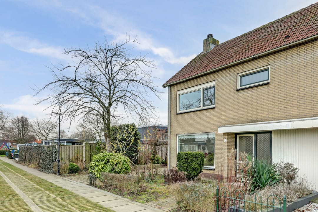 Photo 2 of Middenstraat 10