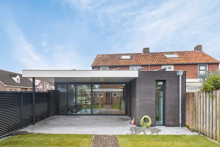 Photo 2 of Herlaerstraat 1