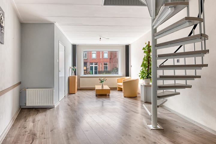 Photo 2 of Heuvelstraat 28